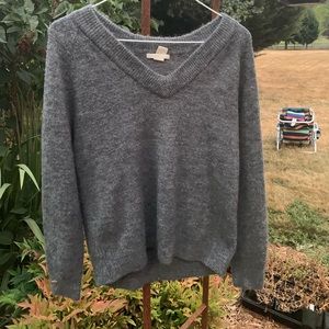 grey H&M sweater